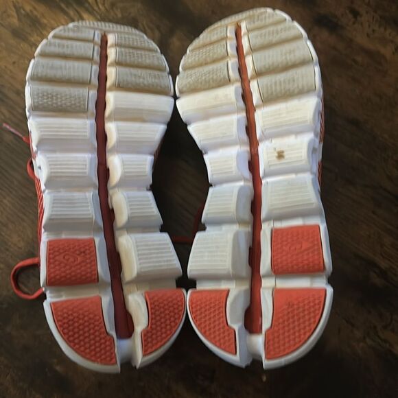 ON Running Cloudflow Sneaker,In  Rust Pink Size 7 - Picture 9 of 10